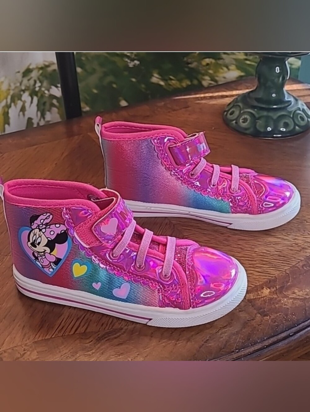 Disney Junior Minnie Mouse Kids 10 bright pink shiny high top sneaker shoes